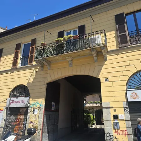 Naviglio Sforza Apartment